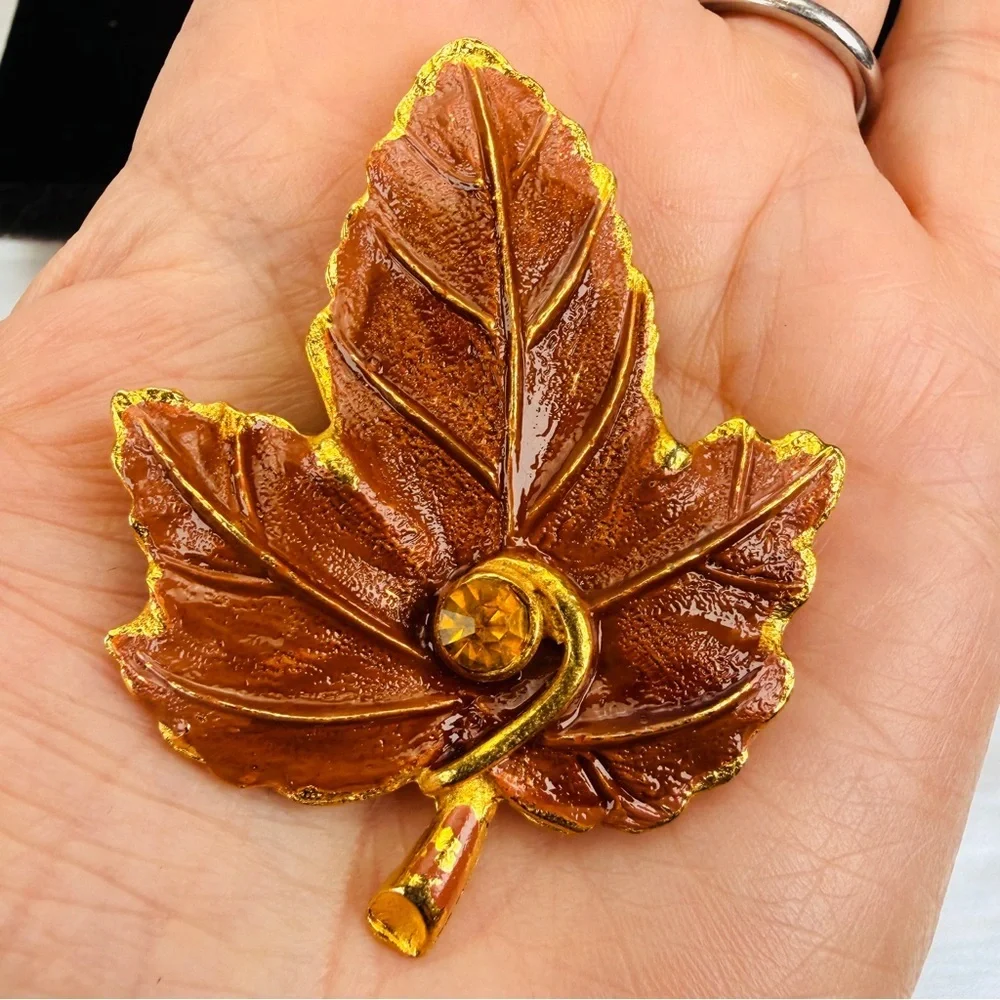 Vintage Brown Goldtone Fall Leaf Brooch Pin